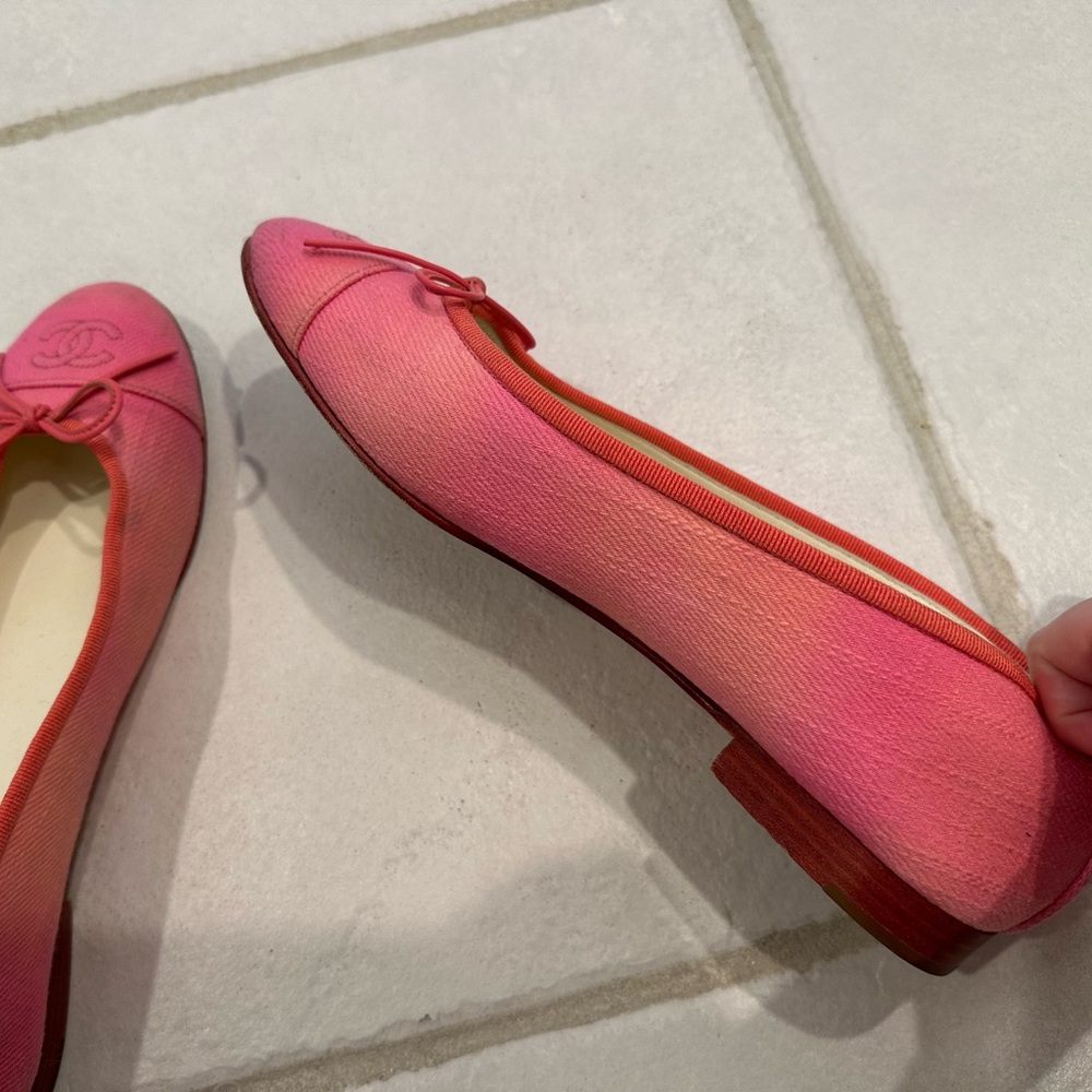CHANEL Pink Flats with Bow Detail - Picture 7 of 9